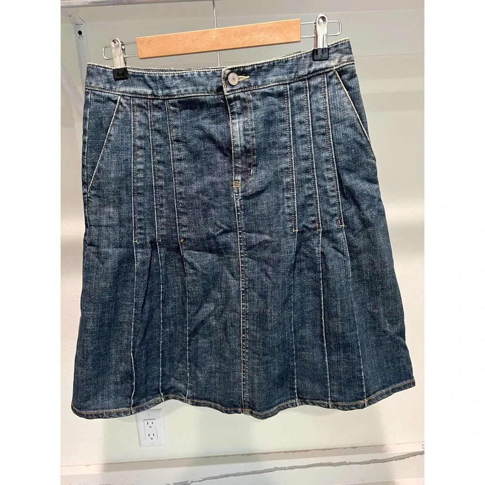 Eddie Bauer Women's Pleated‎ Denim Skirt Vintage Size 8
